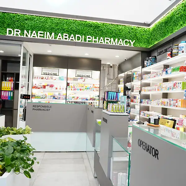 پروژه طراحی و اجرای دکوراسیون داروخانه دکتر نعیم آبادی - شهرآرا